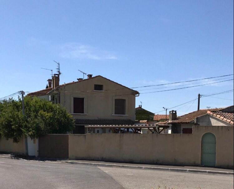 Appartement Tout Confort Avec Parking Fermé Arlés Exterior foto