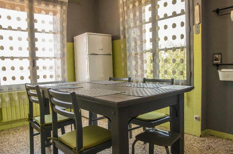 Appartement Tout Confort Avec Parking Fermé Arlés Exterior foto